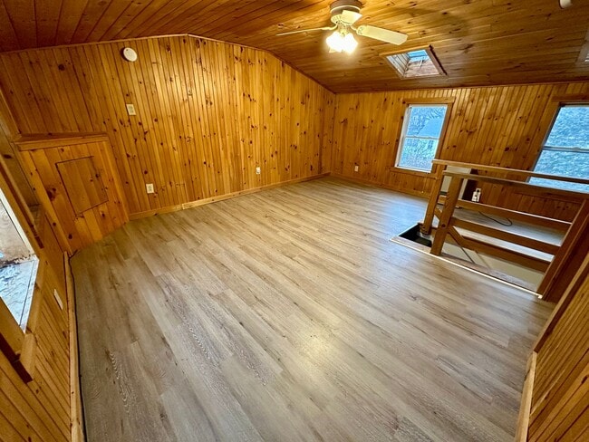 Building Photo - 45 Bow St