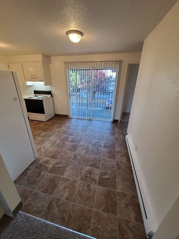 Building Photo - 3939 Iberis St NE