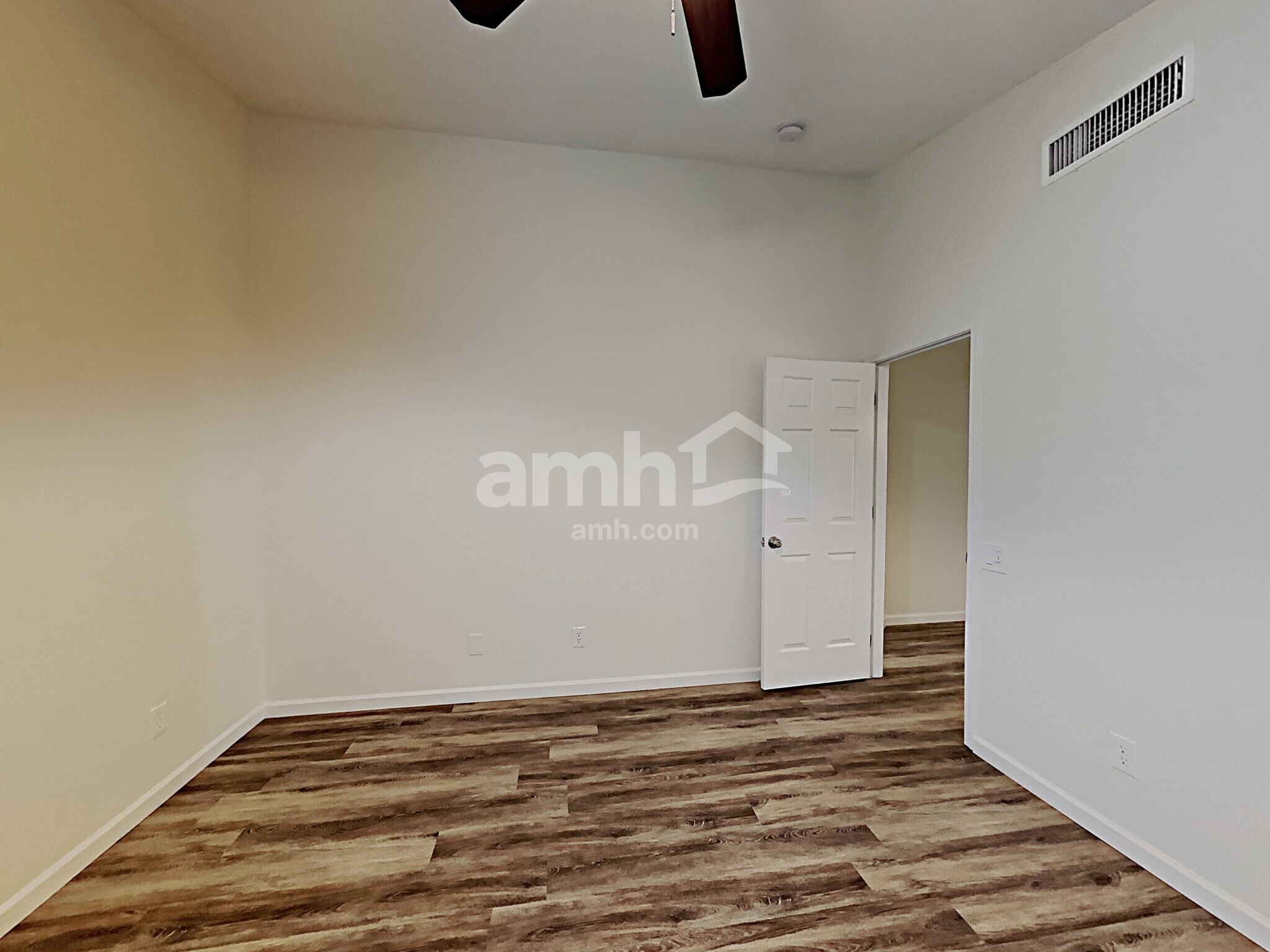 Building Photo - 4722 E Silverwood Dr
