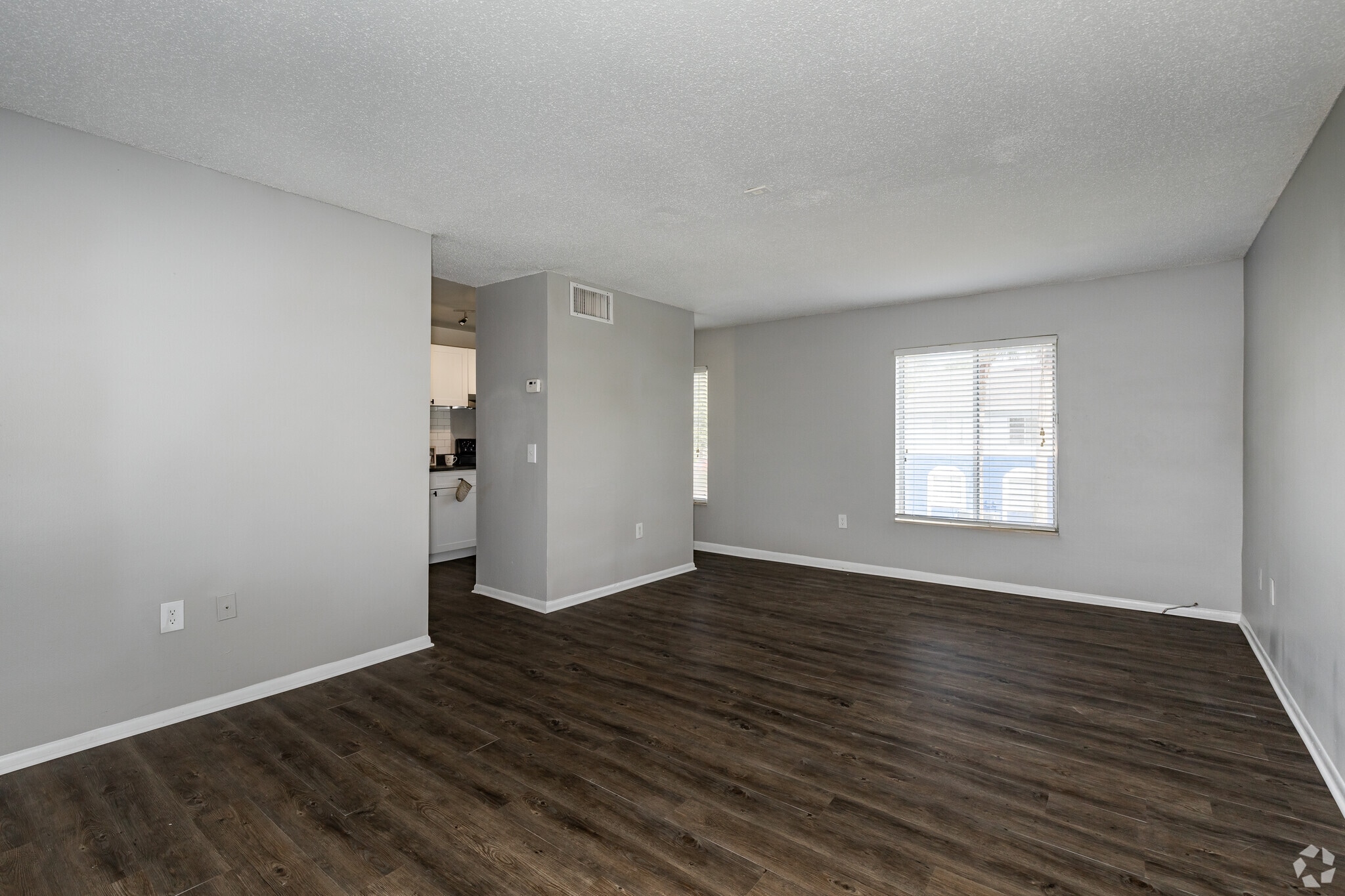 Studio, 1 BA - 500SF - Latitude 28 Apartments