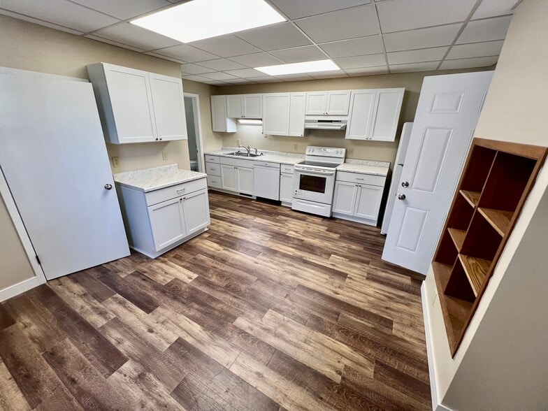 Kitchen - 1008 Main St