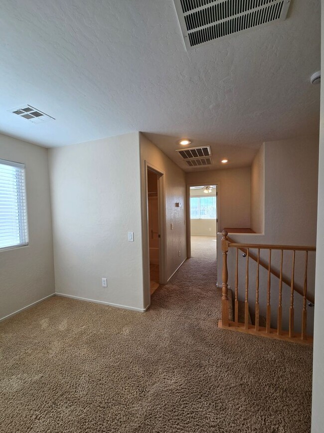 Building Photo - An Amazing 3 Bedroom, 2 Story Home in Silverstone Ranch.