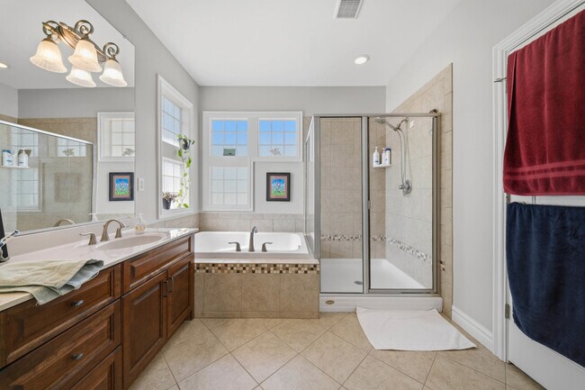 Building Photo - 3418 Raintree Cir