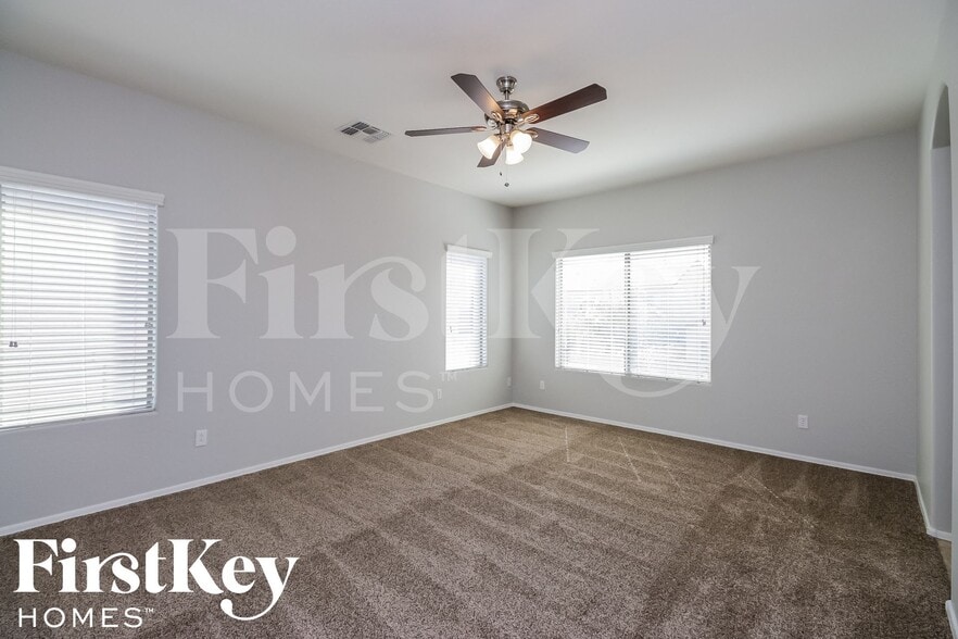 Building Photo - 797 W Vineyard Plains Dr