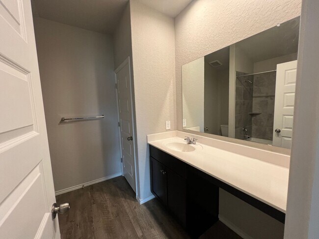 Building Photo - Beautiful 3x2 Rental Home in NBTX!