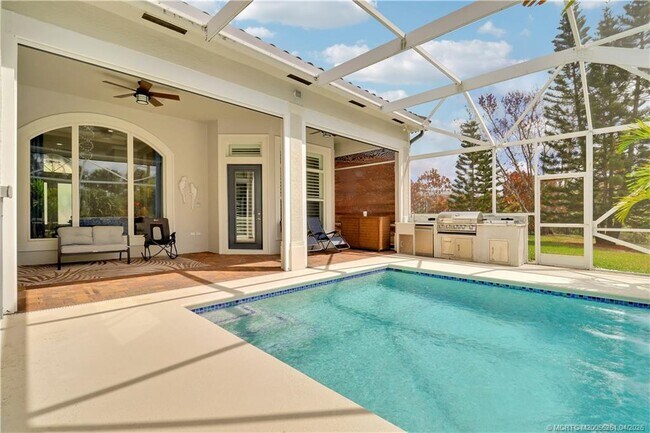 Building Photo - 5628 SW Gray Fox Dr