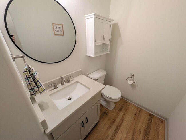Building Photo - 5011 Clearwater Dr