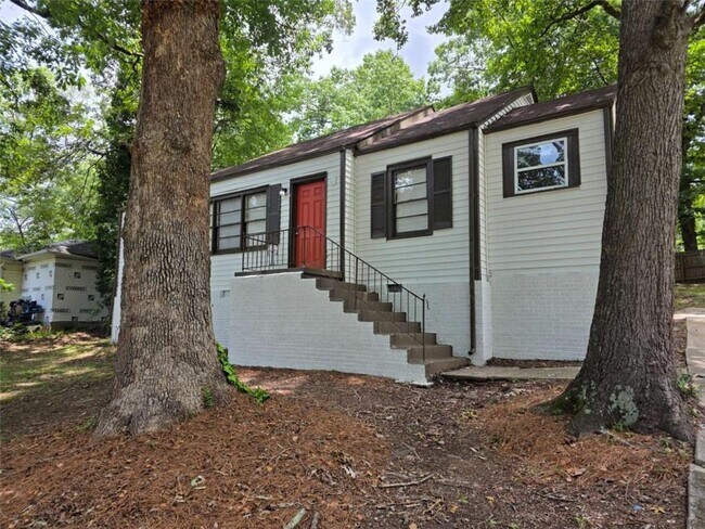 Building Photo - 1336 Wichita Dr SW