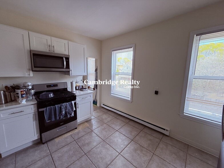 Primary Photo - 25 Granite St