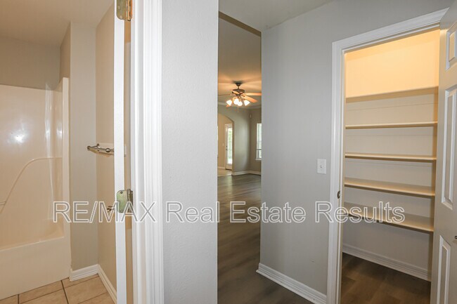 Building Photo - 741 Harvest St