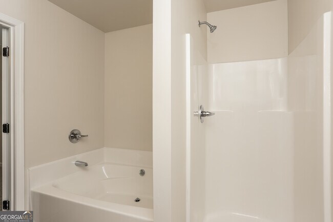 Building Photo - 264 Magnaview Dr