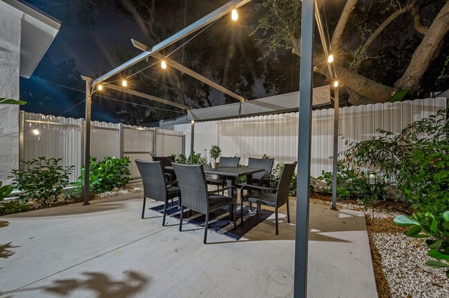 Building Photo - 11 NW 68th Terrace