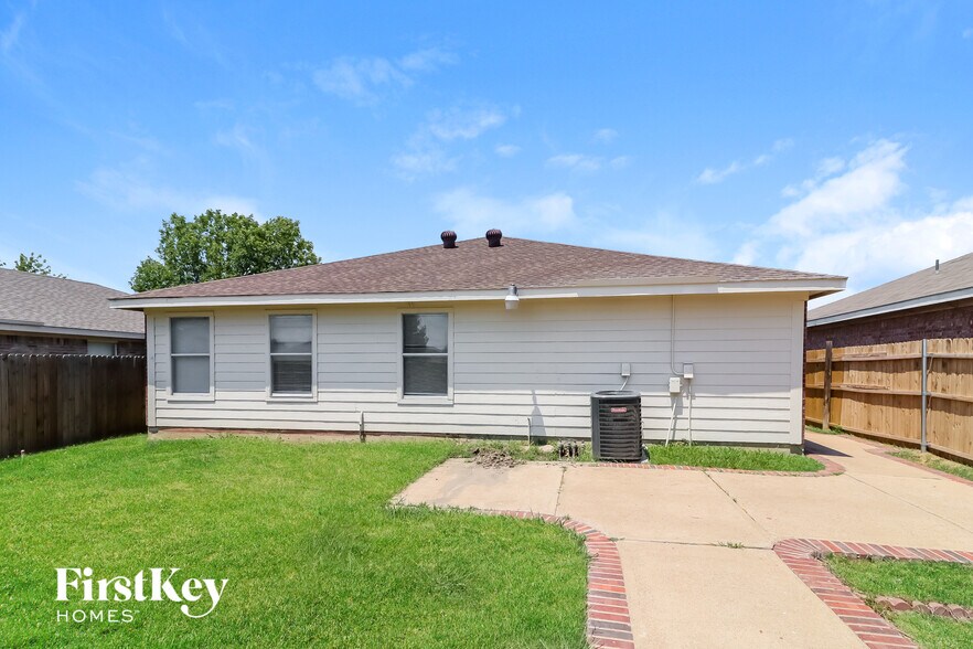 Building Photo - 7213 Ashbourne Way