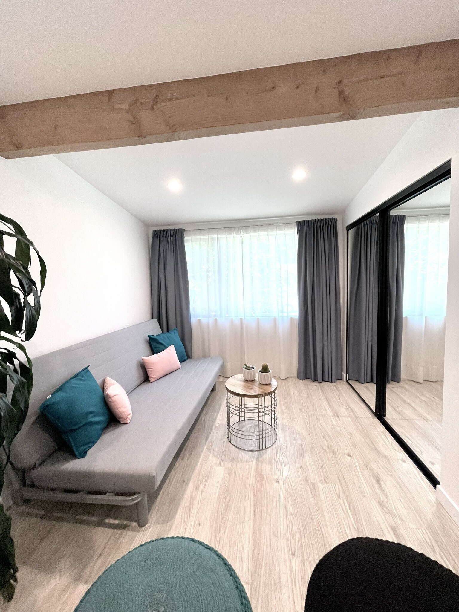 Building Photo - 6143 Carpenter Ave