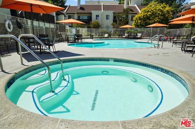 Building Photo - 9103 Summertime Ln