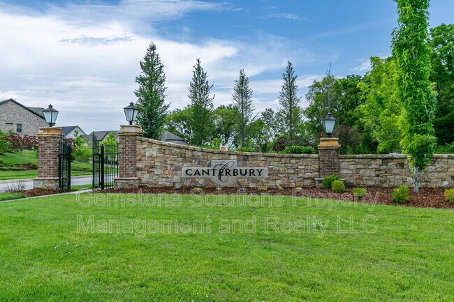 Building Photo - 2944 Hadley Close Ln