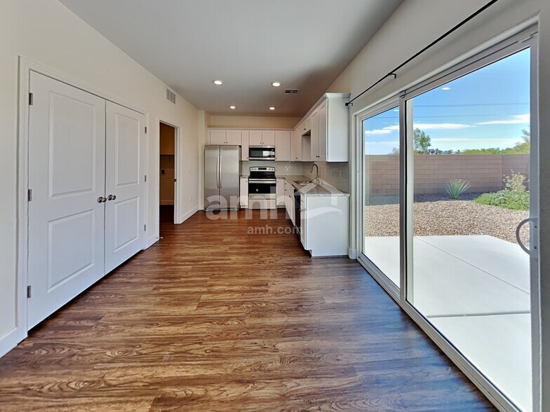 Building Photo - 8186 Inhibition Ct