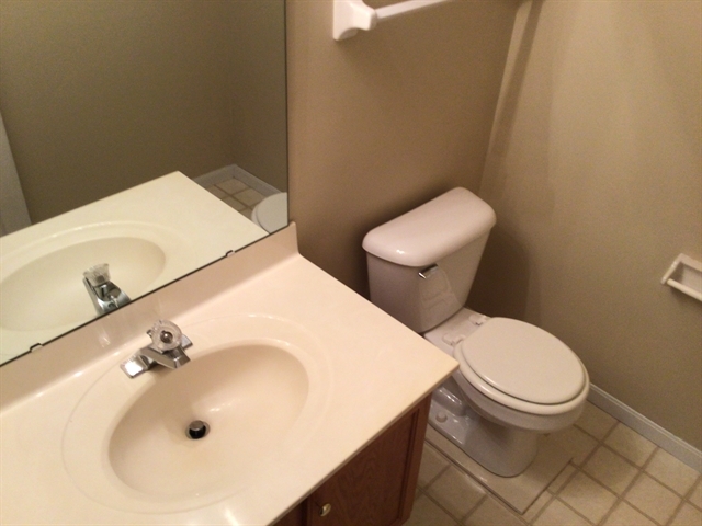Building Photo - 2930 Holly Hill Dr