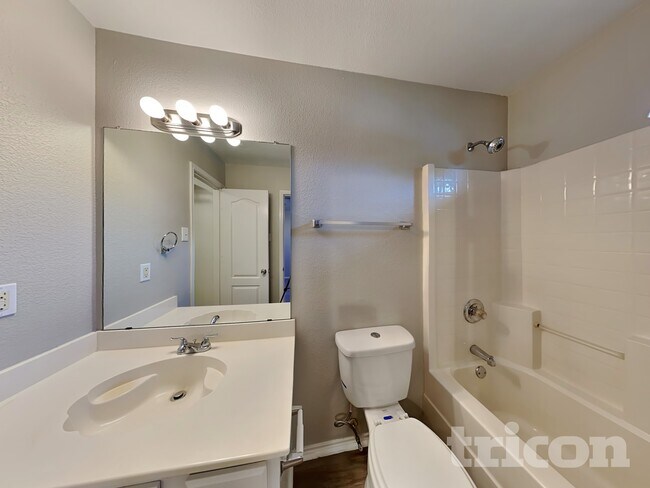 Building Photo - 1214 Crooked Creek Ct