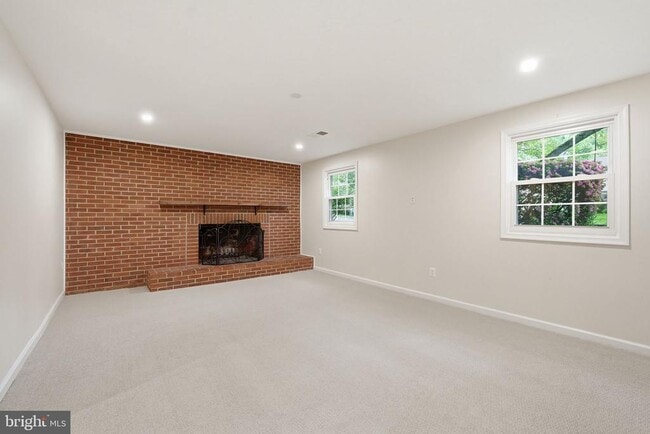 Building Photo - 4804 King Richard Dr
