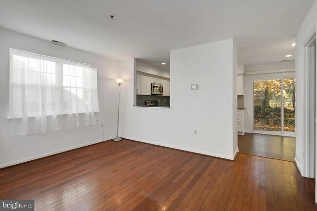 Building Photo - 505 McManus Way