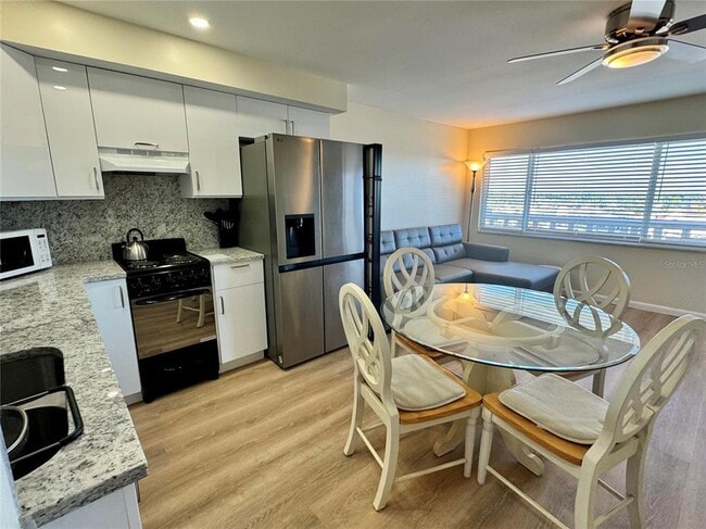 Building Photo - 8950 Park Blvd