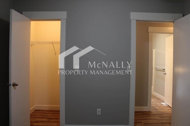 Building Photo - 7403 Larkspur Ct