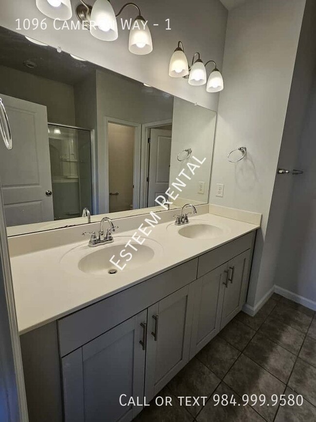 Building Photo - 1096 Cameron Wy