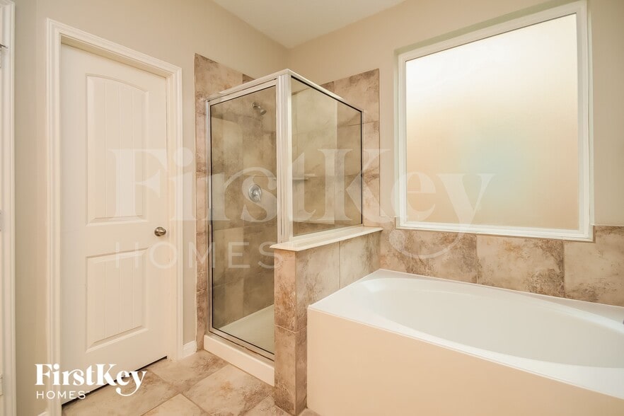 Building Photo - 20203 Ray Falls Dr