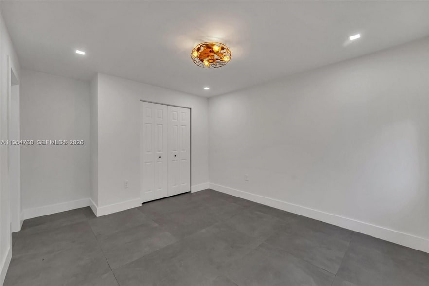 Building Photo - 1733 NW 16th St