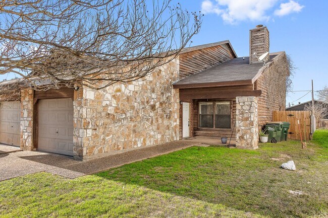 Building Photo - 1303 Conway Dr