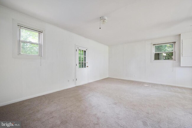 Building Photo - 5708 Dawes Ave