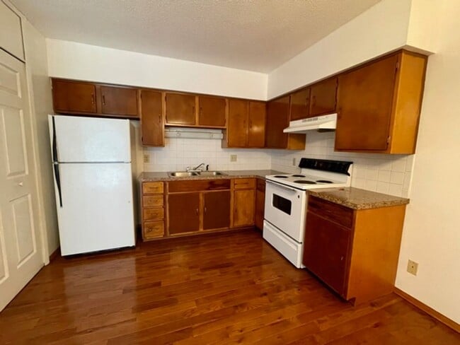 Building Photo - cd7