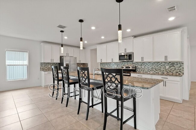 Building Photo - 10116 Grande Lp