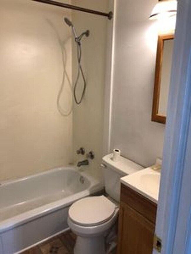 Building Photo - 3 bed 1 bath House in central Richmond
