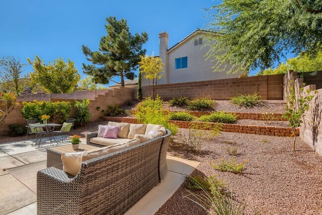 Building Photo - Beautiful 3 bedroom Home Located in the Vibrant City of Las Vegas