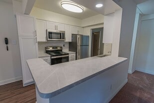 Building Photo - Paoli Place Arms Apartments