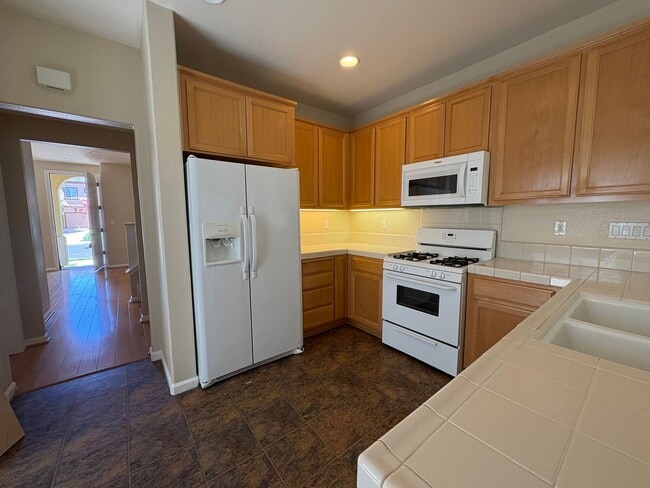 Building Photo - Beautiful 4 Bed 2.5 Bath Garin Ranch Home