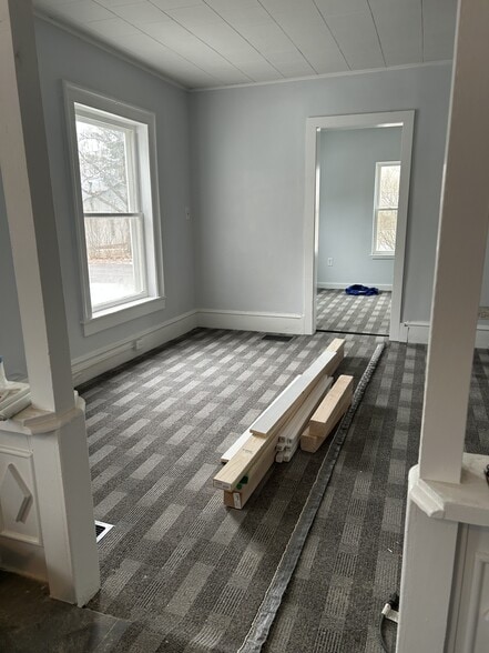 Building Photo - 10 Rochester St