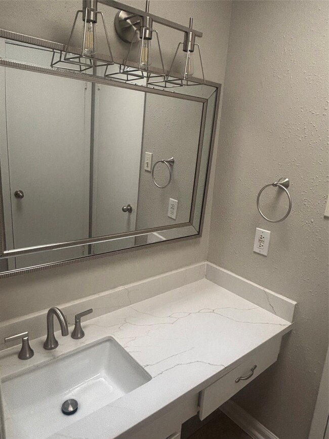 Building Photo - 18800 Egret Bay Blvd