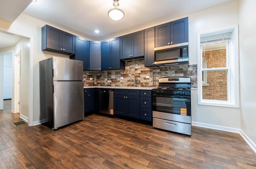 Building Photo - 8327 S Crandon Ave