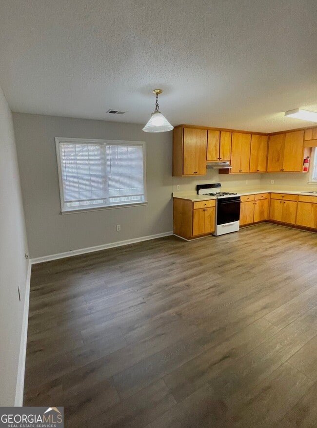 Building Photo - 119 Magnolia St