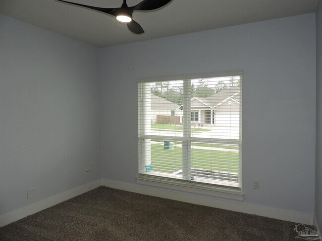 Building Photo - 10696 Davenport Lp