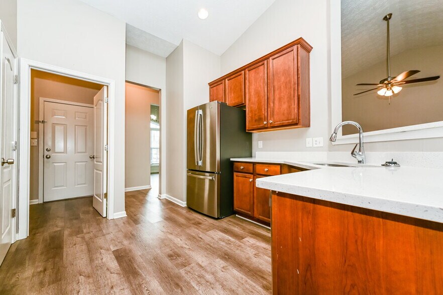 Building Photo - 9025 Aldbury Dr