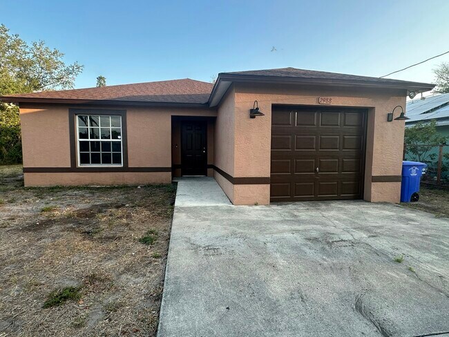 Primary Photo - 2988 Lincoln Blvd