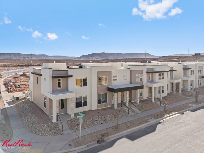 Building Photo - Brand New 3 Bedroom Townhome