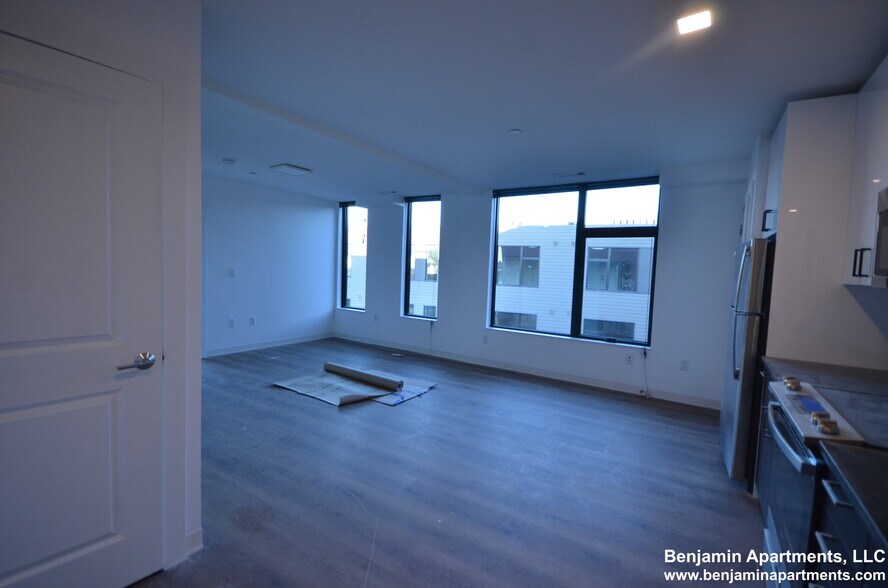 Building Photo - 89 Brighton Ave