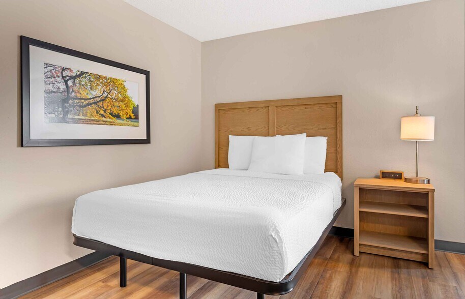 Building Photo - Furnished Studio-Fort Worth - Fossil Creek
