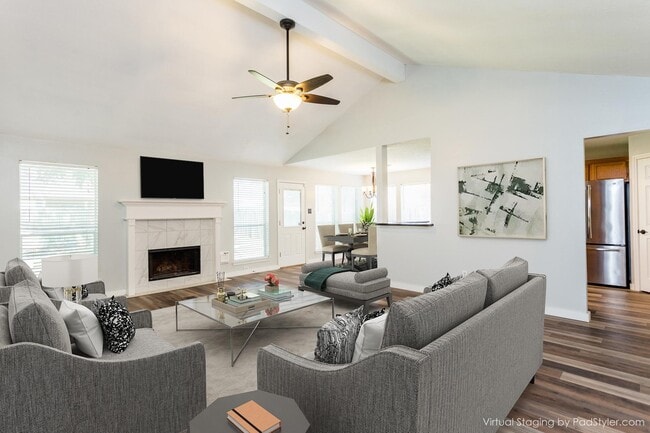 Building Photo - 5211 Bay Pines Dr