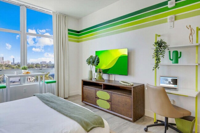 Building Photo - 777 N Ocean Dr